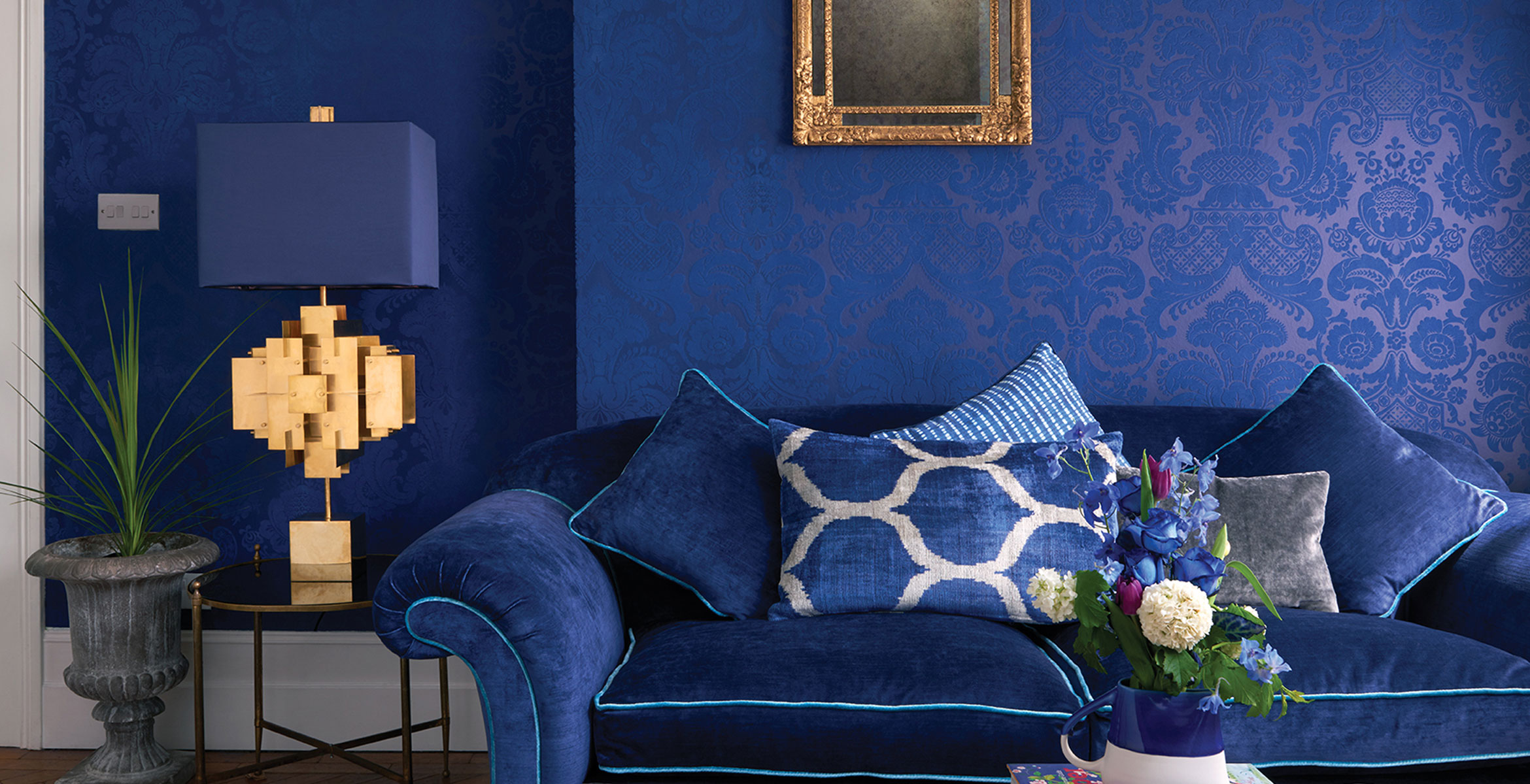 culoarea anului pantone 2020 albastru clasic design interior osmyum bucuresti